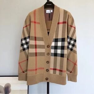 "Burberry Beige Plaid V-Neck Sweater
"